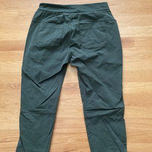 Athleta Trekkie Capri